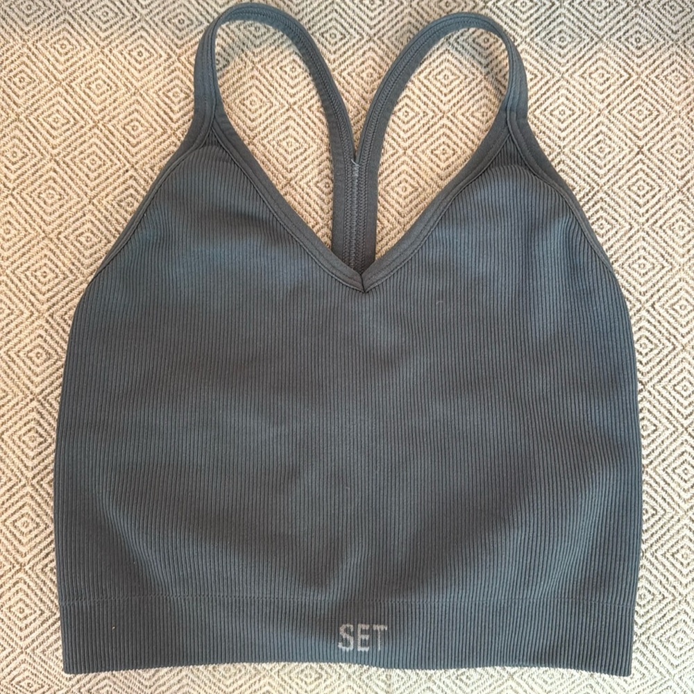 Set Active Los Angeles cropped Y back tank  - grey. V neck. Size xs/s.